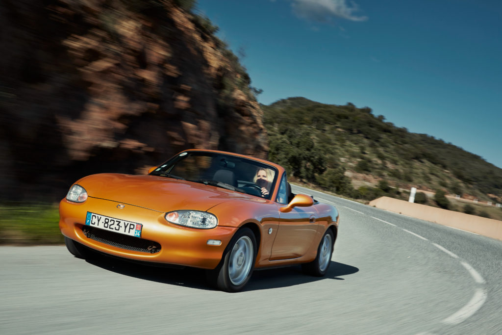 NBロードスター MX-5 miata ノーズブラ フロントフードカバー 楽天市場】マツダ NB系 ロードスター MX-5 ボンネットブラ